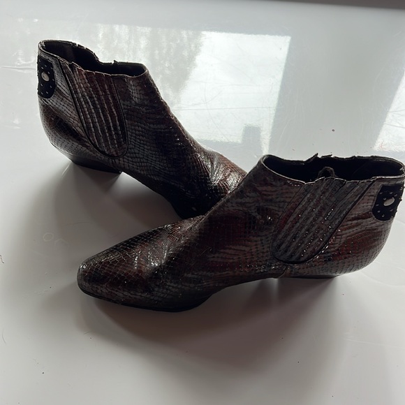 Vintage Faire Lady! Browny-auburn snakeskin ankle boots. Made in italy. - Picture 6 of 7